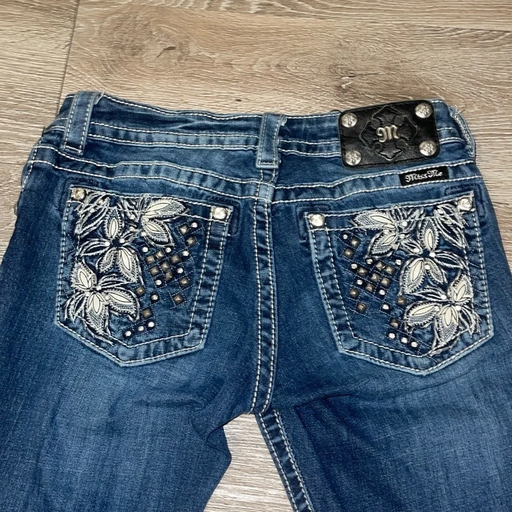 Miss Me Jeans size 27 flower detail boot cut Jp5858BV Y2K